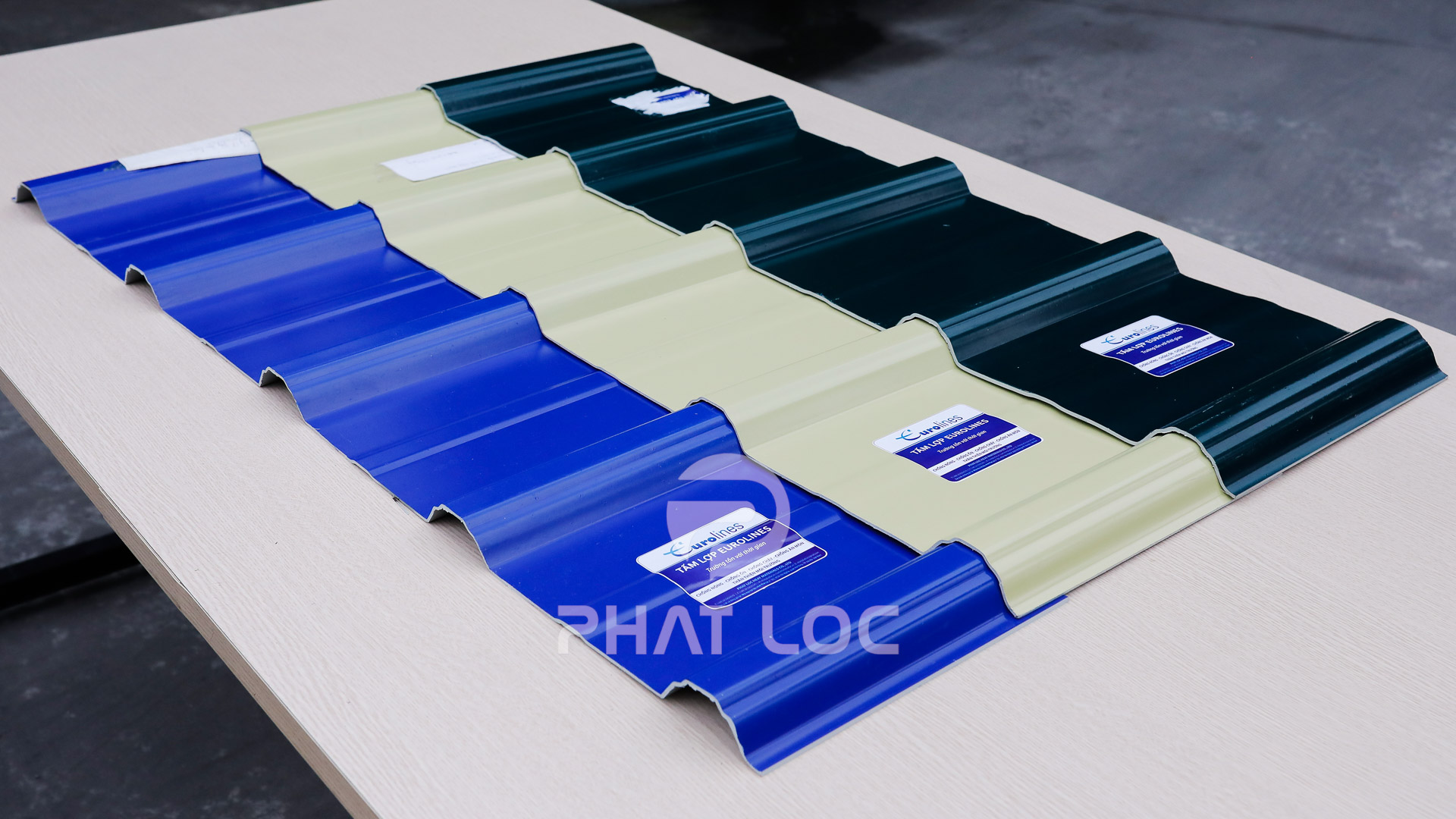 Tôn ngói nhựa Phát Lộc Ton ngoi nhua PVC PP 3502