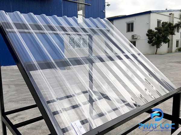 Tấm lấy sáng polycarbonate 11 sóng