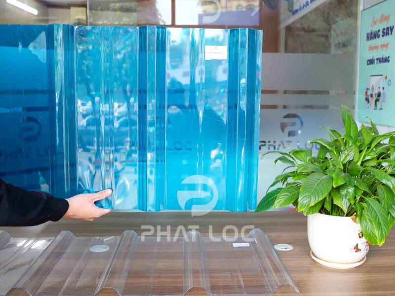 Báo Giá Tấm Polycarbonate Màu Xanh Dương: 0.8 - 10mm, 5 - 11 Sóng, Chiết Khấu 20% Trong Tháng 11/2025
