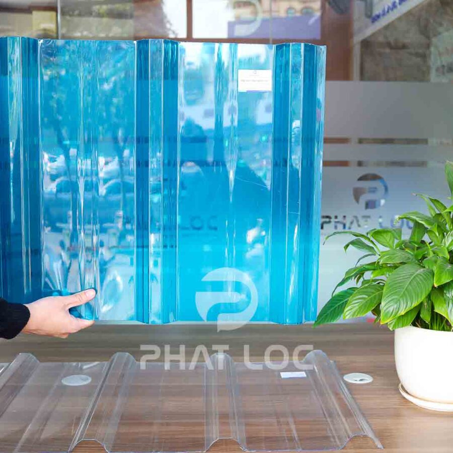 Tấm nhựa lấy sáng Polycarbonate 6 sóng