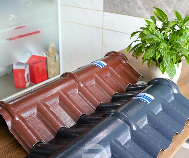 Tấm Úp Nóc Mái Ngói Nhựa - Phụ Kiện Ngói Nhựa PVC/ASA Eurolines 12 Tấm úp nóc ngói nhựa - Phụ kiện tôn nhựa giả ngói