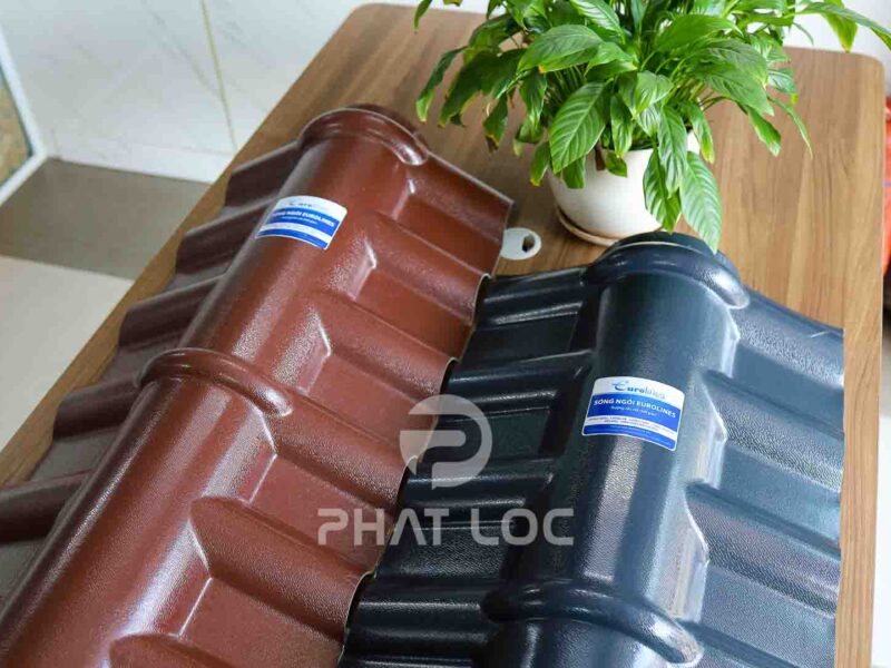 Tấm Úp Nóc Mái Ngói Nhựa - Phụ Kiện Ngói Nhựa PVC/ASA Eurolines 11 Tấm úp nóc ngói nhựa - Phụ kiện tôn nhựa giả ngói