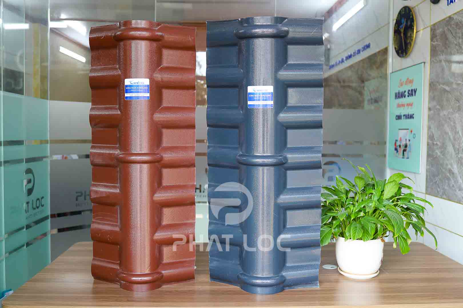 Tấm úp nóc ngói nhựa - Phụ kiện tôn nhựa giả ngói Plastic Roof Tile Ridge Cap - PVC/ASA Plastic Tile Accessories Eurolines