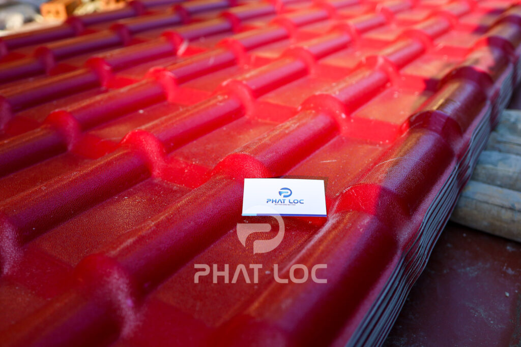 [SIÊU HOT] Ngói Nhựa Màu Đỏ PVC/ASA: Nhẹ Và Rẻ Hơn 50% | Cập Nhật Giá Cuối Năm 2025