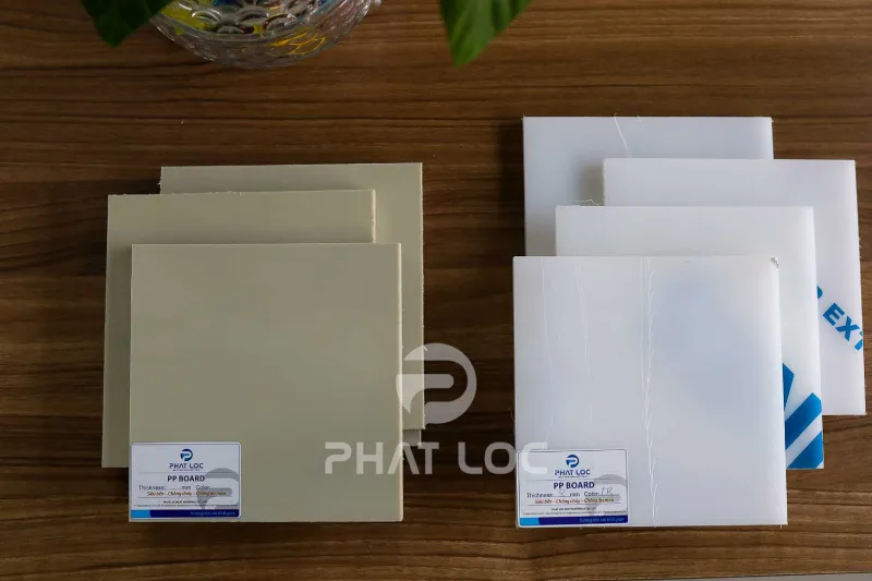 Phân biệt Tấm nhựa PVC và Tấm nhựa PP