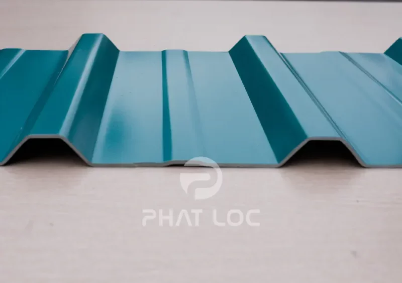 Mái Nhựa Sóng Vuông, Sóng Tròn, Sóng Ngói: Đâu Là Sự Lựa Chọn Phù Hợp Dành Cho Công Trình Của Bạn?