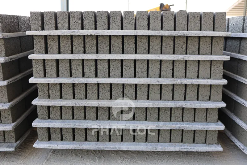 Nên Lựa Chọn Pallet Nào Phù Hợp Cho Nhà Máy Gạch Không Nung?