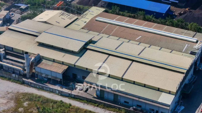 Tại Sao Tôn Lợp Mái Nhà Công Nghiệp Sử Dụng Tôn Nhựa PVC/ASA Là Lựa Chọn Số 1 Hiện Nay? 5 Nhà máy sản xuất hóa chất, dược phẩm