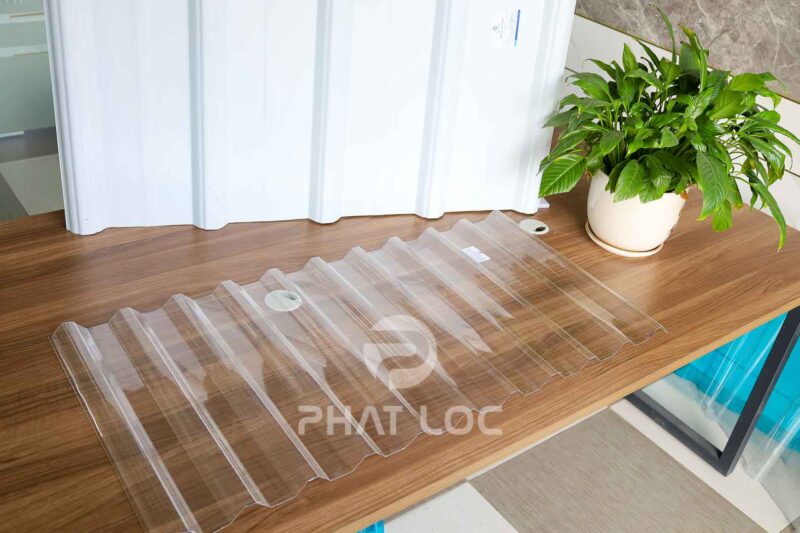 Tấm Nhựa Lấy Sáng Polycarbonate 11 Sóng