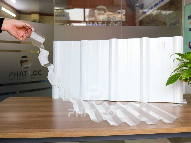 Tấm lấy sáng 11 sóng Polycarbonate