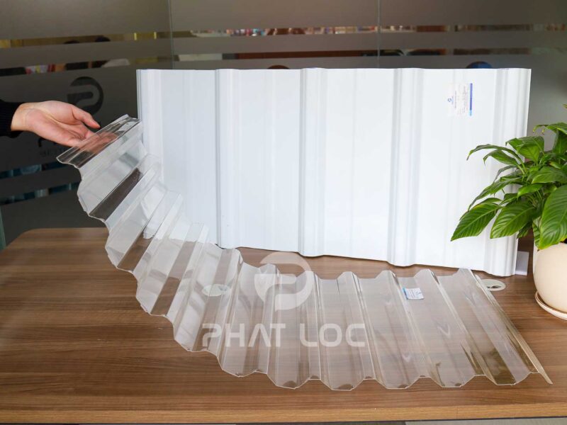 Tấm lấy sáng 11 sóng Polycarbonate