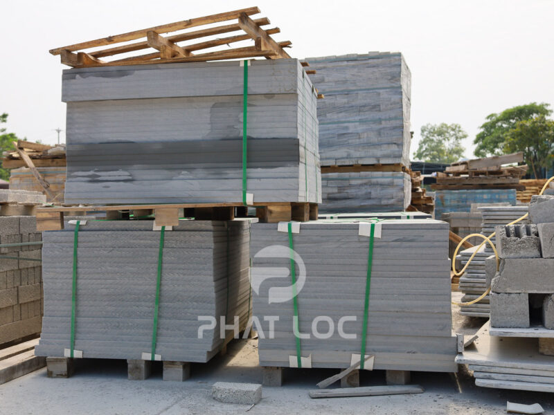 Pallet Nhựa PP Phát Lộc | Siêu Nhẹ, Siêu Dai, Tiết Kiệm Chi Phí Sản Xuất Gạch Không Nung 13 Ton ngoi nhua ky thuat PVC PP 1161