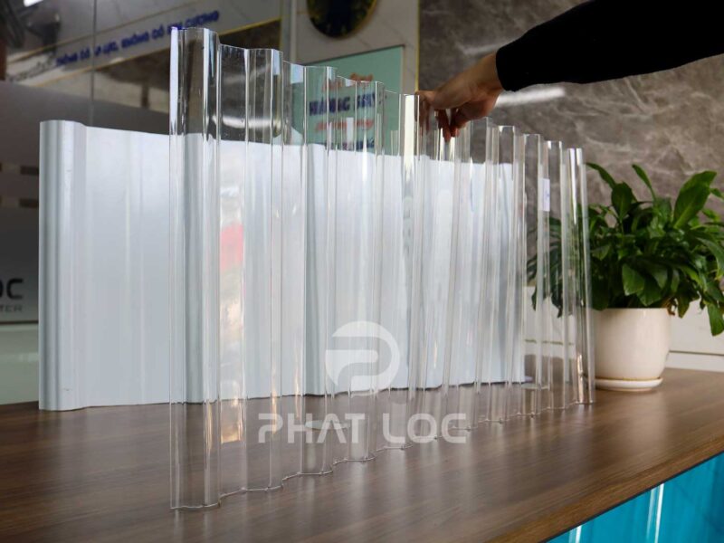 Tấm Lợp Lấy Sáng Polycarbonate Dạng Sóng - NEWLIGHT 6 Tấm lấy sáng 9 Sóng Newlight