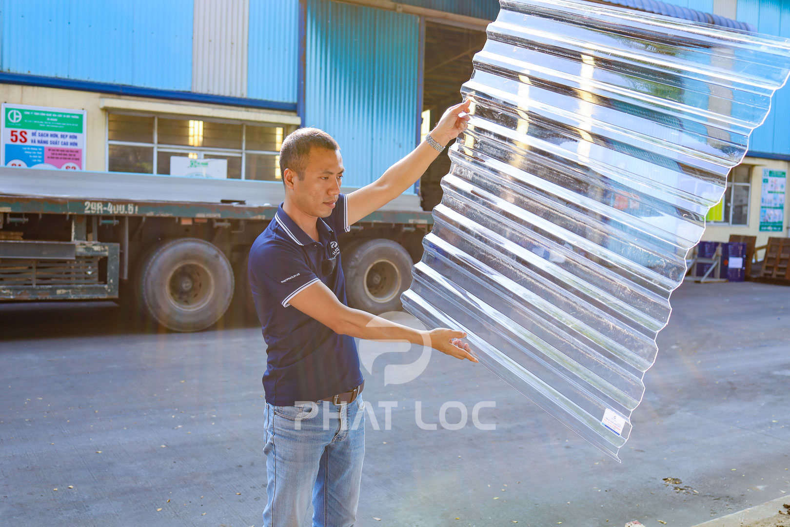 Tôn lấy sáng Tấm nhựa Polycarbonate