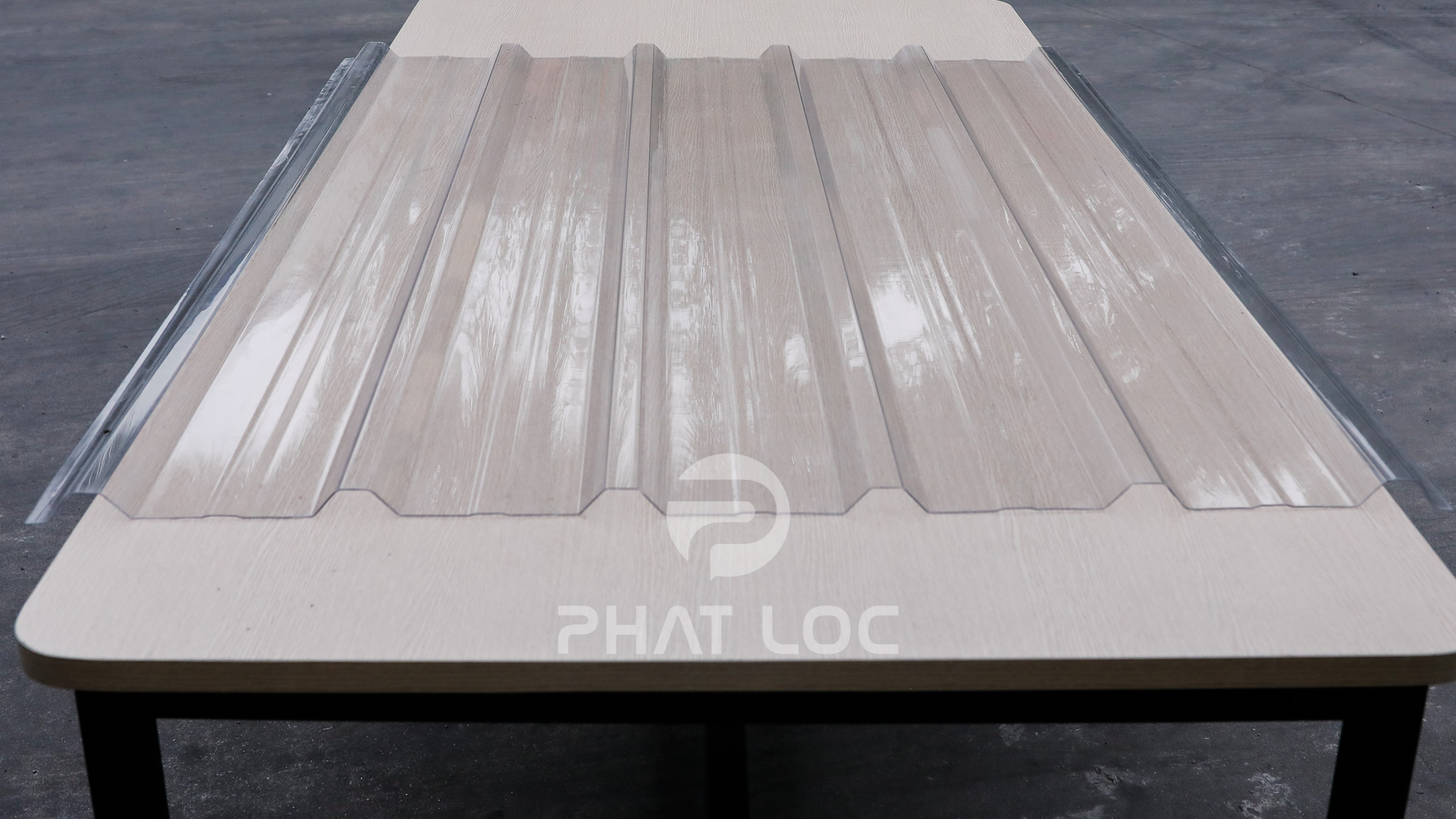 Tôn ngói nhựa Phát Lộc Ton ngoi nhua PVC PP 3536