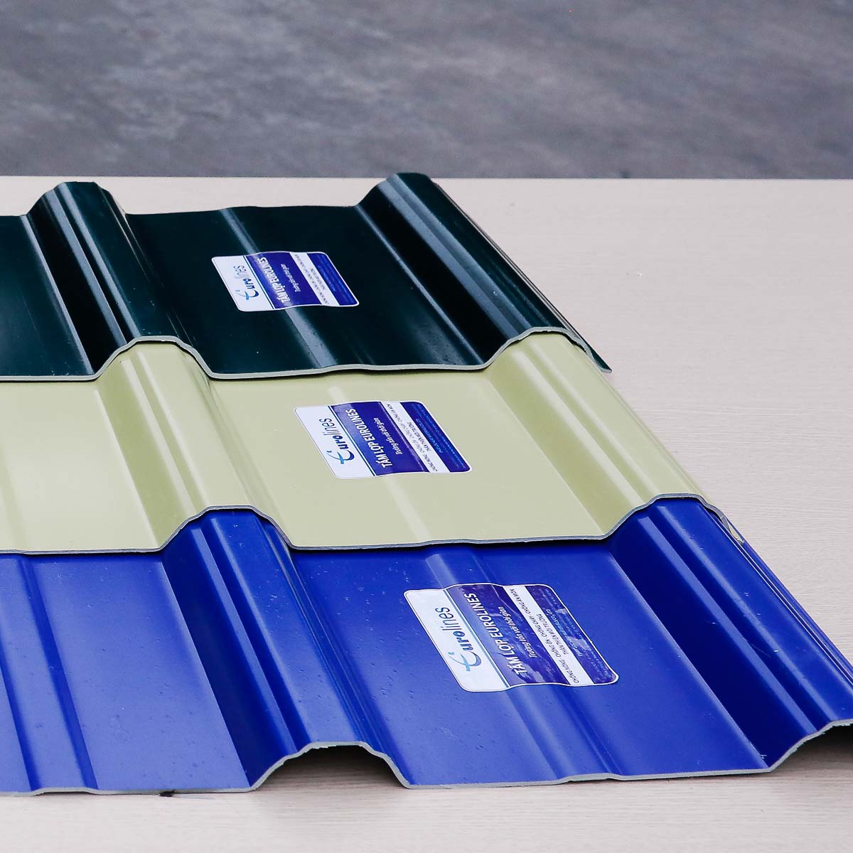 Tôn ngói nhựa Phát Lộc Tôn Nhựa 7 Sóng Vuông - PVC/ASA Eurolines