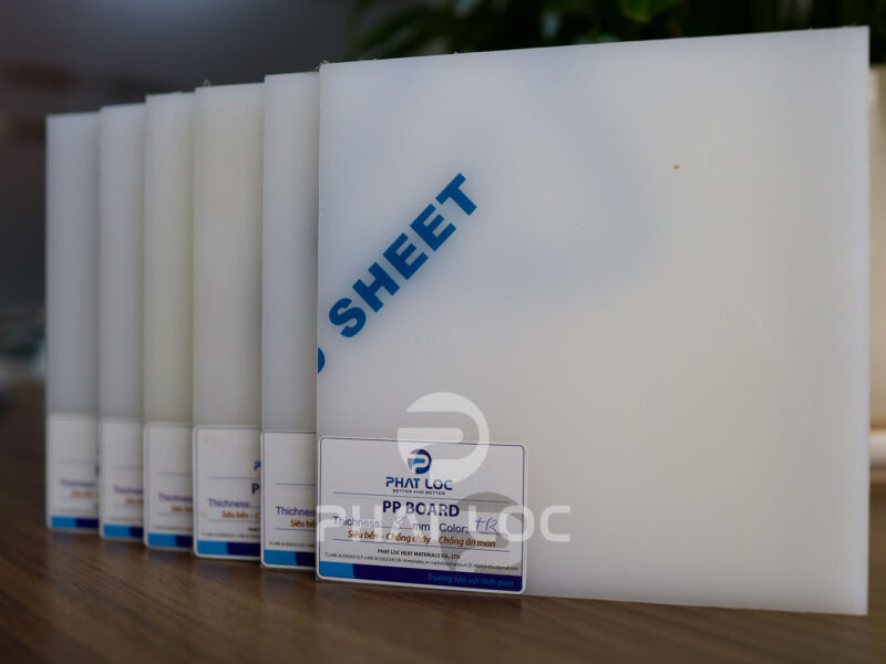 Tấm nhựa PP màu trắng sữa