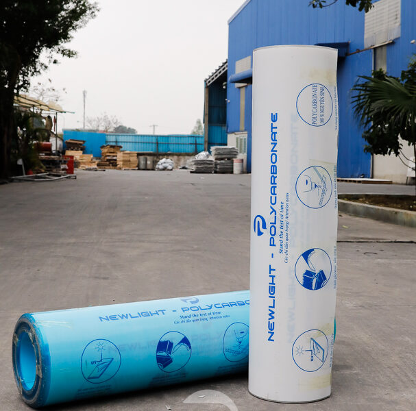 Tấm Nhựa Lấy Sáng Polycarbonate Phẳng 2mm - NEWLIGHT 4 Cuộn tấm lấy sáng Polycarbonate