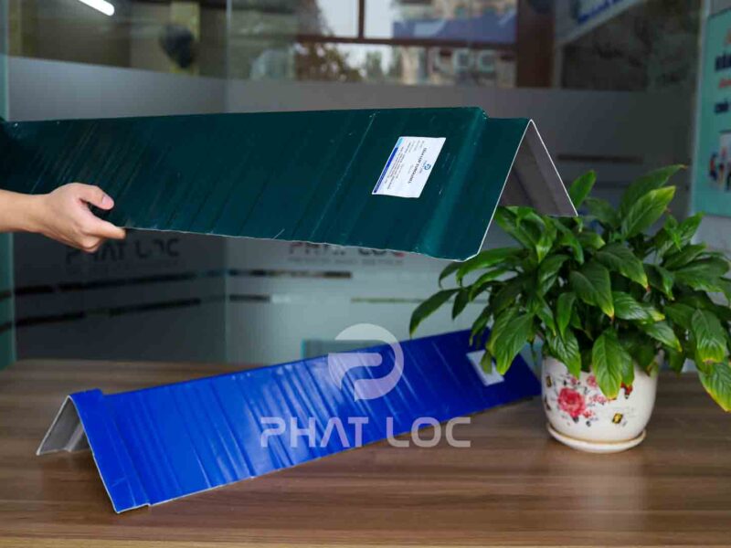 Tấm úp nóc Tôn nhựa - Phụ kiện tôn PVC