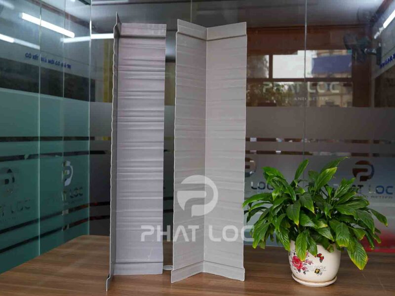 Tấm úp nóc Tôn nhựa - Phụ kiện tôn PVC