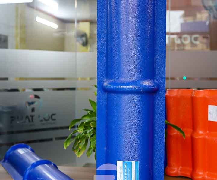 Tấm úp sườn mái ngói nhựa - Phụ kiện nhựa giả ngói Eurolines