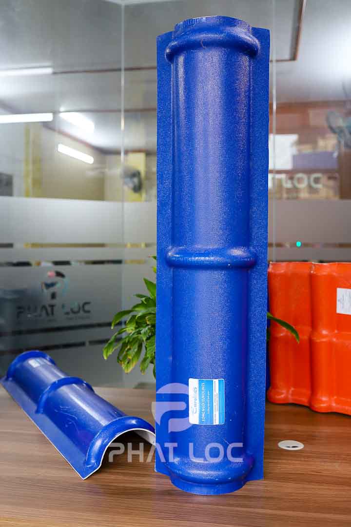 Tấm úp sườn mái ngói nhựa - Phụ kiện nhựa giả ngói Eurolines