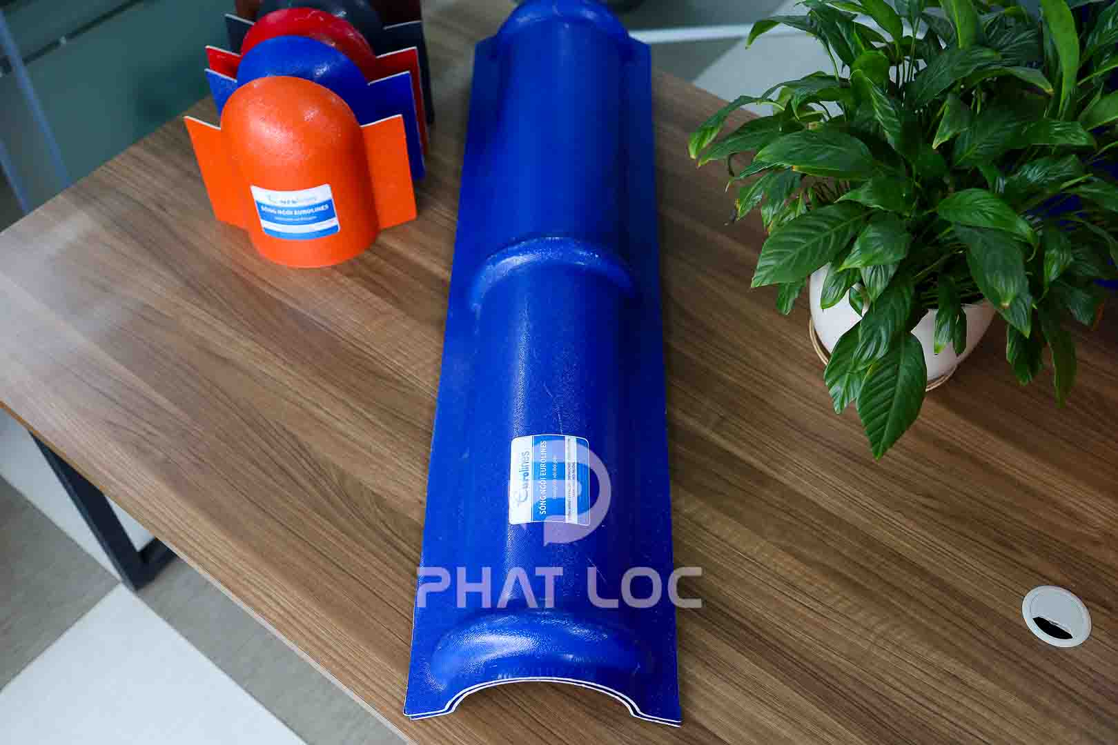 Plastic tile rib cover