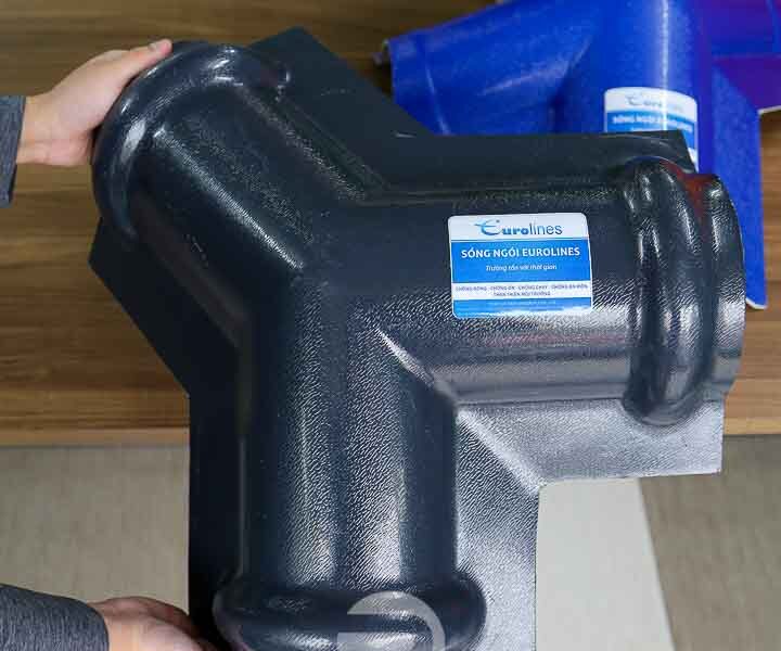 Chạc 3 úp đỉnh ngói nhựa - Phụ kiện ngói Eurolines