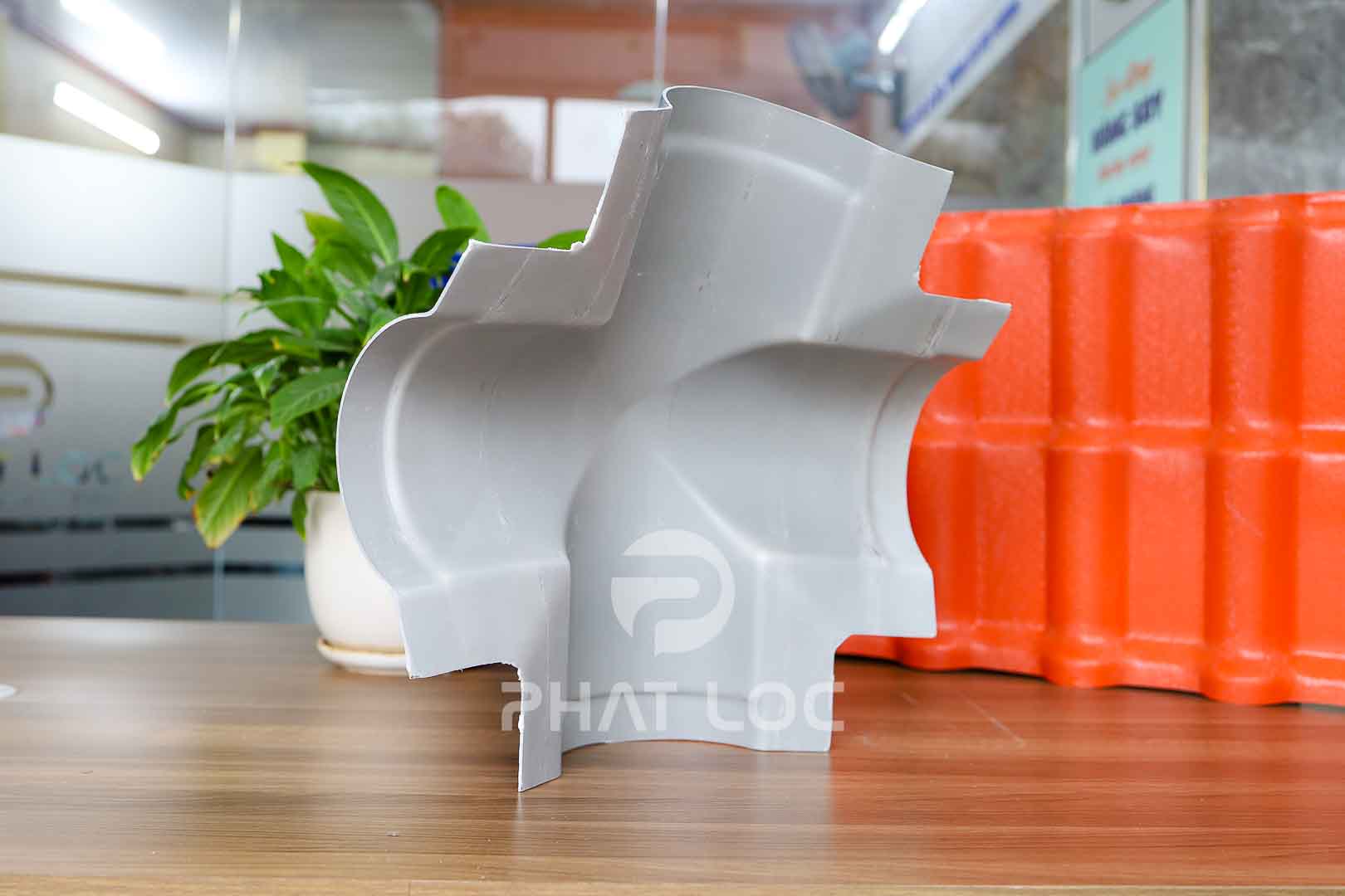 Chạc 4 úp đỉnh ngói nhựa - Phụ kiện ngói nhựa Eurolines