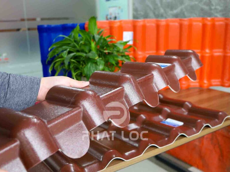 Tấm diềm hiên mái ngói nhựa - Phụ kiện tôn nhựa giả ngói Eurolines