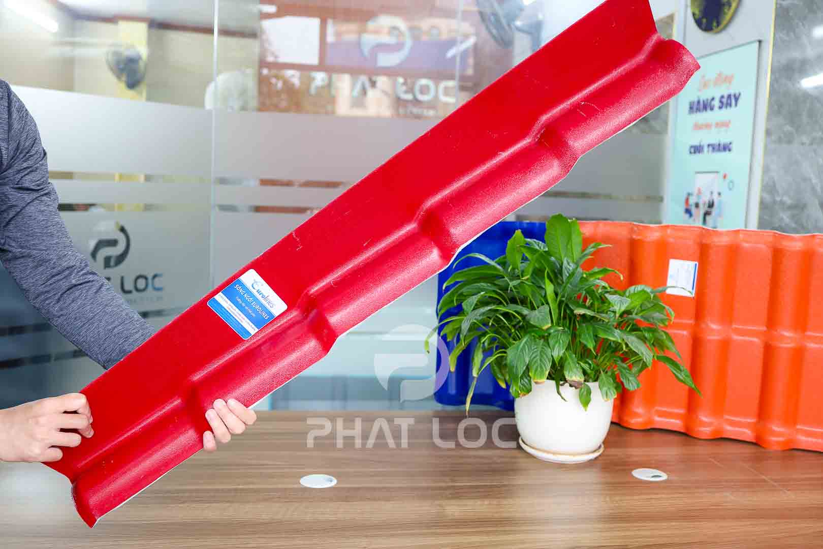 Tấm úp Tường viền trái phải mái ngói nhựa Tấm Úp Tường Viền Mái Trái/Phải Ngói Nhựa