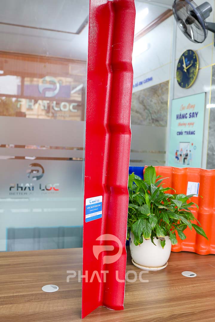 Tấm úp Tường viền trái phải mái ngói nhựa Tấm úp Tường viền trái phải mái ngói nhựa