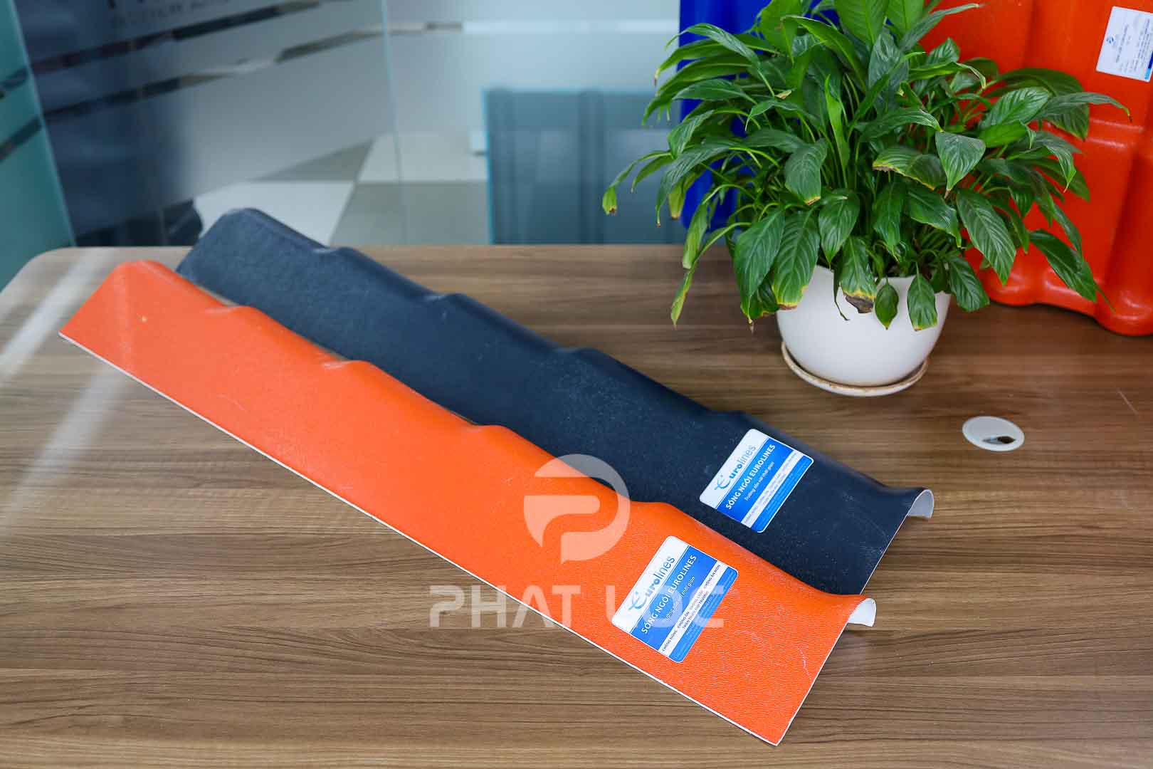 Tấm úp Viền mái trái/phải ngói nhựa - Phụ kiện tôn nhựa giả ngói Eurolines