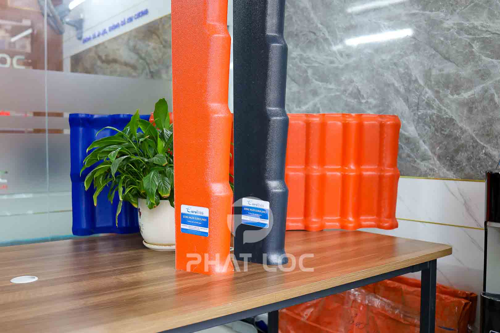 Tấm úp Viền mái trái/phải ngói nhựa - Phụ kiện tôn nhựa giả ngói Eurolines