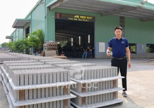 Nhà Máy Sản Xuất Pallet Nhựa Ép Gạch Không Nung PVC/PP Phát Lộc - Đa Dạng Mẫu Mã, Giá Gốc Từ Xưởng, Bảo Hành 1 Đổi 1, Giao Hàng Toàn Quốc