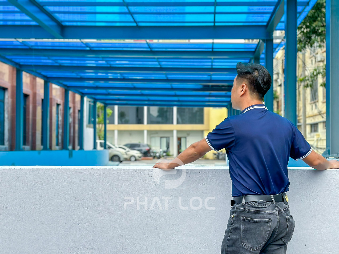 Mái che poly thi công Nhà để xe