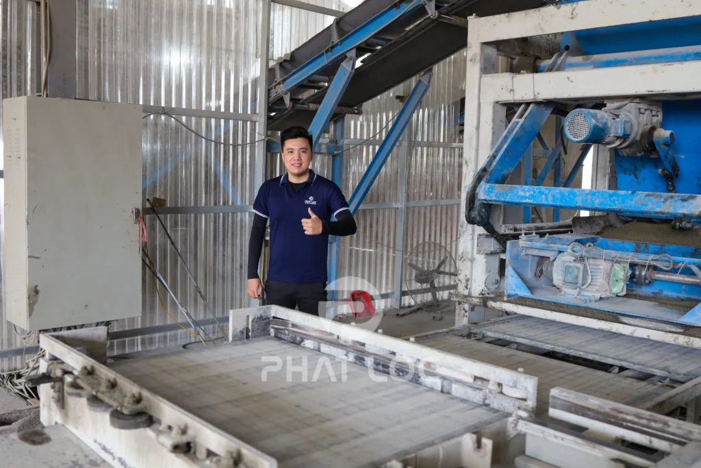 Pallet Nhựa Dùng Để Làm Gì? 6+ Ứng Dụng, Lợi Ích & Giải Pháp Thực Tiễn 2025