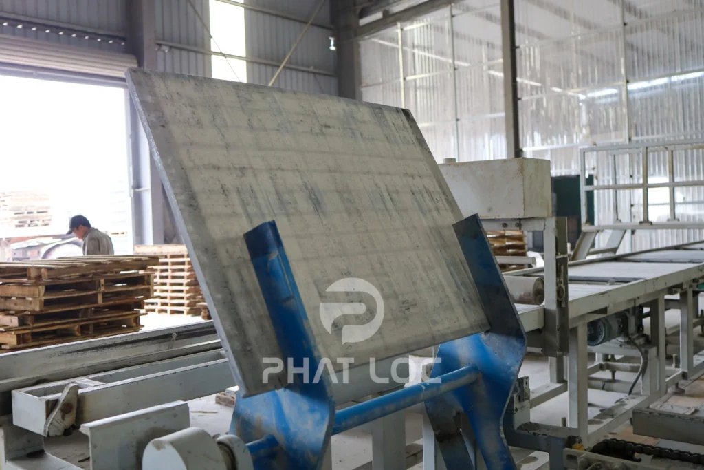 Tái Chế Pallet Nhựa – Giải Pháp Bền Vững Số 1 Cho Ngành Công Nghiệp & Gạch Không Nung