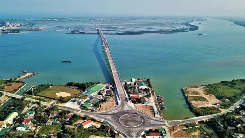 Tôn Sóng Nhựa: Giải Pháp Mái Lợp Kháng Muối Tuyệt Vời Cho Công Trình Ven Biển 5 Kho lạnh, nhà xưởng chế biến thủy hải sản
