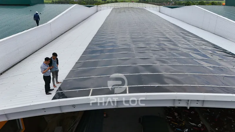 Dự Án Lắp Đặt 1000m² Tấm Nhựa Lấy Sáng Polycarbonate Màu Xám Khói Cho Nhà Máy May Tại Tỉnh Thái Bình, Việt Nam 4 Thông số kỹ thuật sản phẩm