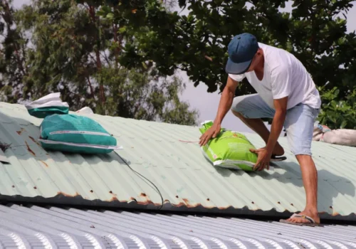Hướng Dẫn Chống Bão Cho Nhà Mái Tôn Từ A–Z: 12 Giải Pháp Chống Tốc Mái Tối Ưu Nhất!