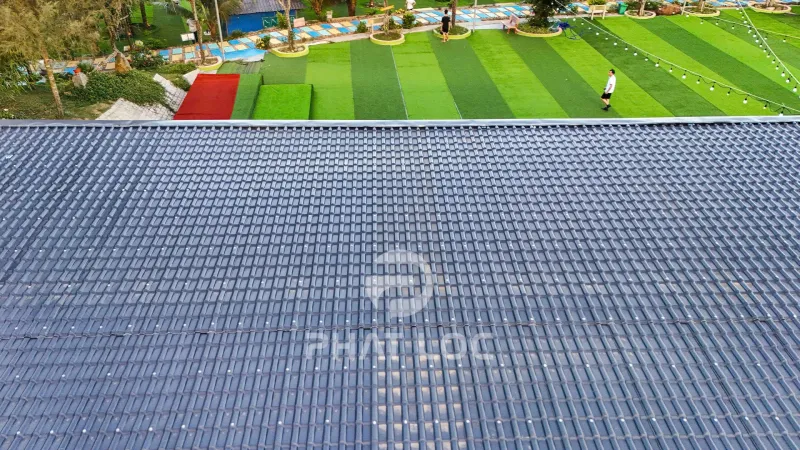 Dự Án Lắp Đặt 2000m² Ngói Nhựa PVC/ASA Eurolines Cho Nhà Hàng Ven Biển Tại Thanh Hóa, Việt Nam 4 Giải pháp: Ngói nhựa PVC/ASA Eurolines – sự lựa chọn chiến lược cho môi trường khắc nghiệt