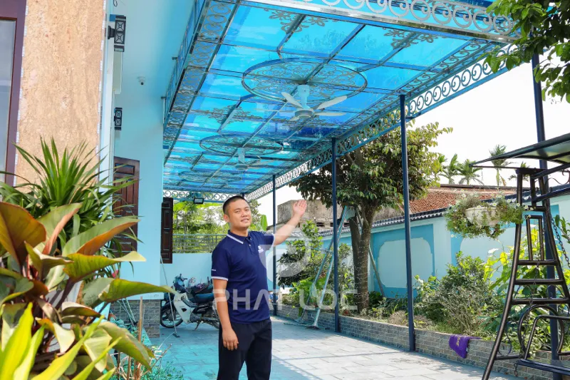 Top 5+ Các Loại Nhựa Giả Kính Tốt Nhất Hiện Nay – Ưu Điểm, Nhược Điểm & Ứng Dụng 1 Nhựa giả kính là gì? Có thật sự thay thế được kính?
