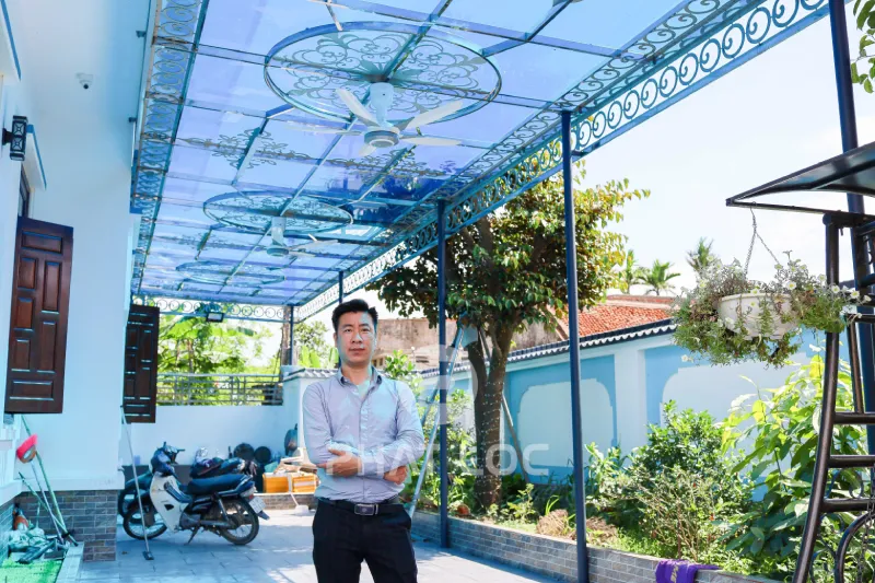 Dự Án Lắp Đặt 100m2 Mái Nhựa Lấy Sáng Polycarbonate Đặc Ruột 6mm Màu Xanh Dương Cho Nhà Ở Tại Tỉnh Thái Bình 6 Phản hồi từ gia chủ về dự án lắp đặt 100m2 mái nhựa lấy sáng Polycarbonate đặc ruột 6mm màu xanh dương cho nhà ở tại tỉnh Thái Bình