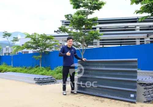 So Sánh Tôn Nhựa Và Tôn Kẽm Khi Làm Vách Thưng Nhà Xưởng: 5+ Lưu Ý Từ Chuyên Gia!