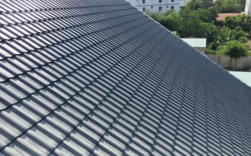 Lợp Mái Ngói Nào Tốt Nhất Hiện Nay? So Sánh 4+ Vật Liệu Phổ Biến & Giải Pháp Thay Thế Tối Ưu 3 Ngói xi măng (Ngói bê tông)