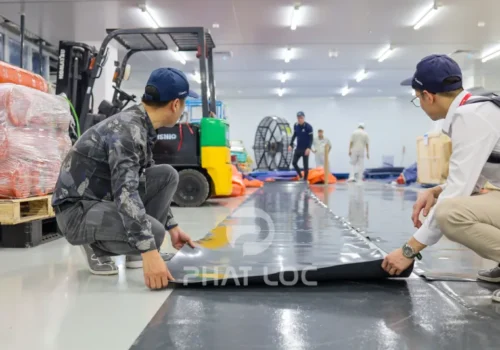 Tấm Trải Sàn PVC TP.HCM – Giao Nhanh, Cắt Theo Kích Thước, Gọi Mua Hôm Nay
