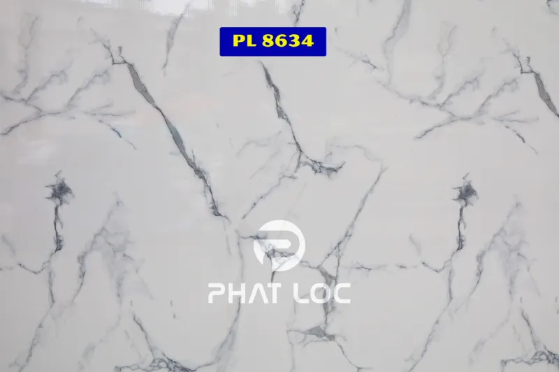 Top 8+ Mẫu Tấm PVC Vân Đá Trắng Ốp Tường Sang Trọng - Hoàn Hảo Cho Không Gian Nhà Ở, Thương Mại 7 Tấm PVC vân đá trắng mẫu 8634 – Loang mờ chân thực