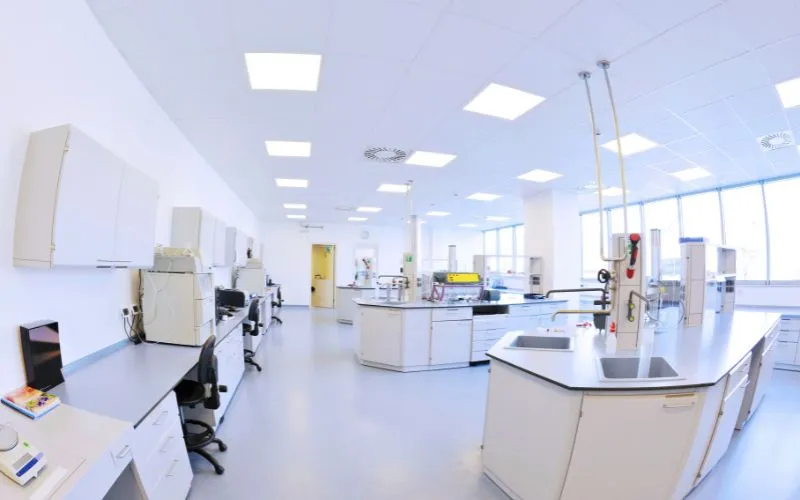 Nhựa PVC Có Độc Hại Không Khi Ứng Dụng Lĩnh Vực Công Nghiệp? 4+ Vấn Đề Cần Lưu Ý Từ Chuyên Gia! 6 Ngành thực phẩm/dược