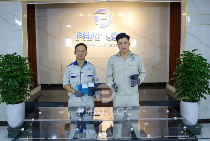 Hướng Dẫn Thi Công Tấm Polycarbonate Đặc Ruột Phẳng – Thẩm Mỹ, Đúng Kỹ Thuật, Dễ Hiểu Năm 2025 4 Các lưu ý quan trọng khi thi công tấm Polycarbonate đặc ruột